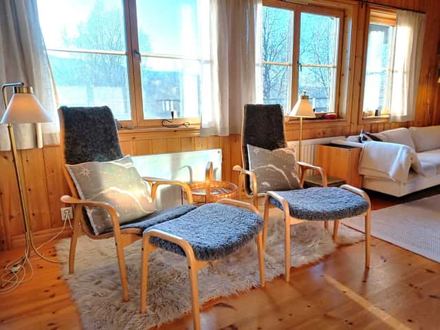 Detached two-floor house in Åre with private sauna, balcony and south-facing patio