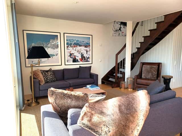 Spacious ski-in/ski-out home in Tegefjäll, 20 m from the slope, with sauna and ski storage