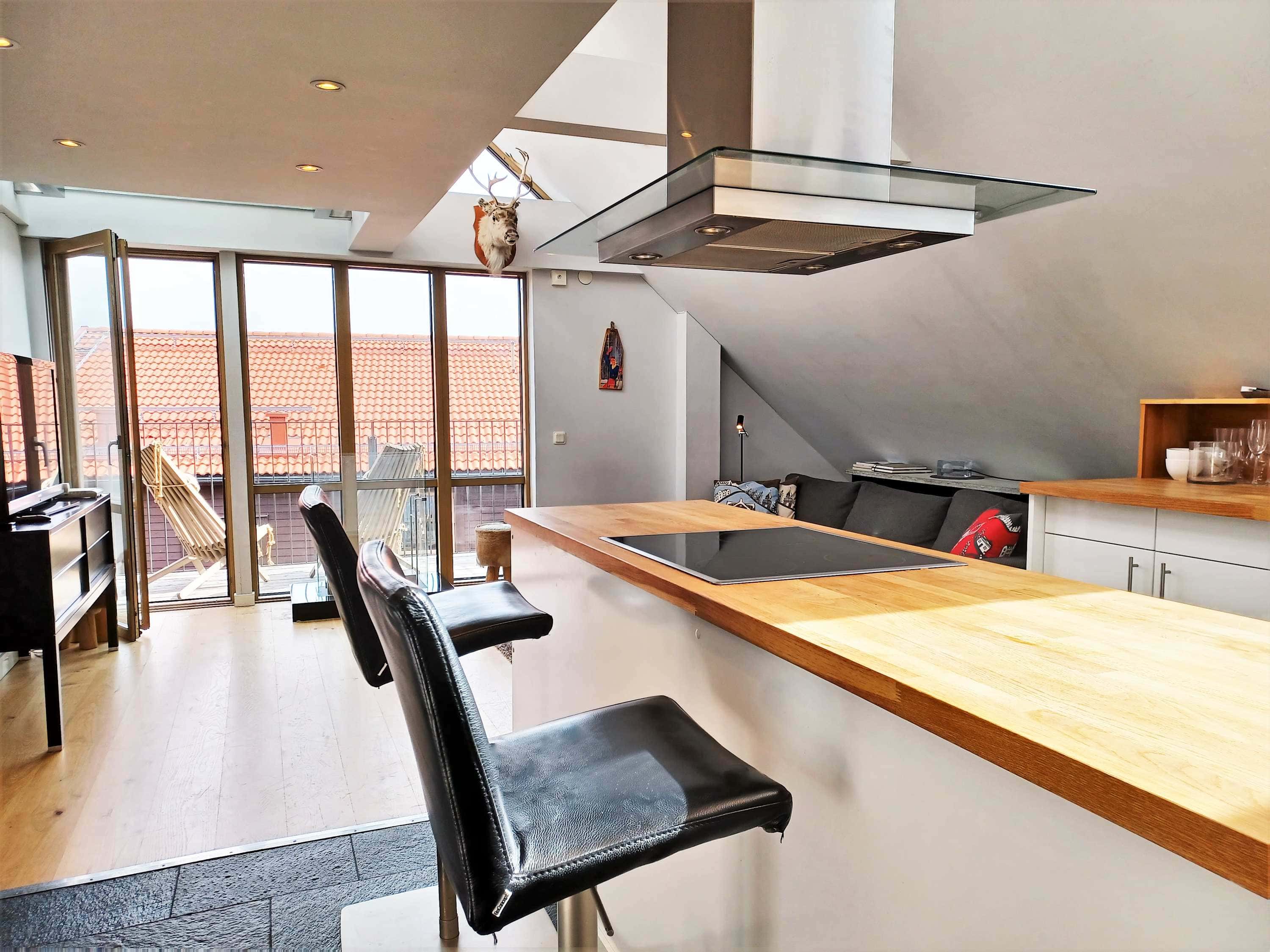 Two-level apartment in central Åre near the village square and Bergbanan funicular to the ski slopes
