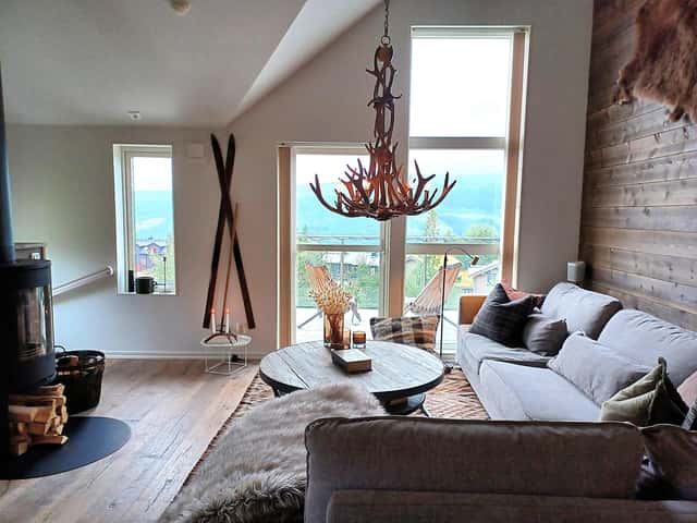 Ski-in/ski-out duplex in Sadeln with sauna, fireplace, balcony and patio, sleeping up to 9 guests