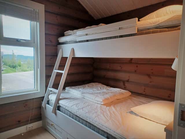 Ski-in/ski-out semi-detached home in Björnen Sadeln with fireplace and private sauna