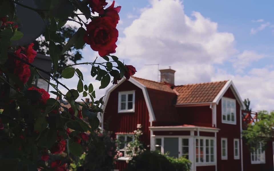 What deductions can you make when renting out a house?