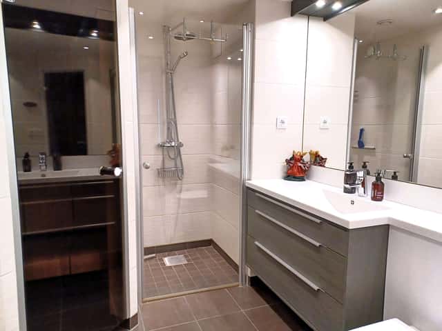 Apartment in Åre near the ski slopes and Åre Square with private sauna, ski storage and drying cabinet