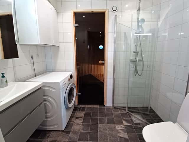 Ski-in/ski-out family apartment in Sadeln with sauna, indoor fireplace and south-facing patio