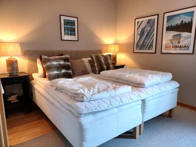 Apartment in central Åre near ski lifts and village centre with private sauna, ski storage and parking