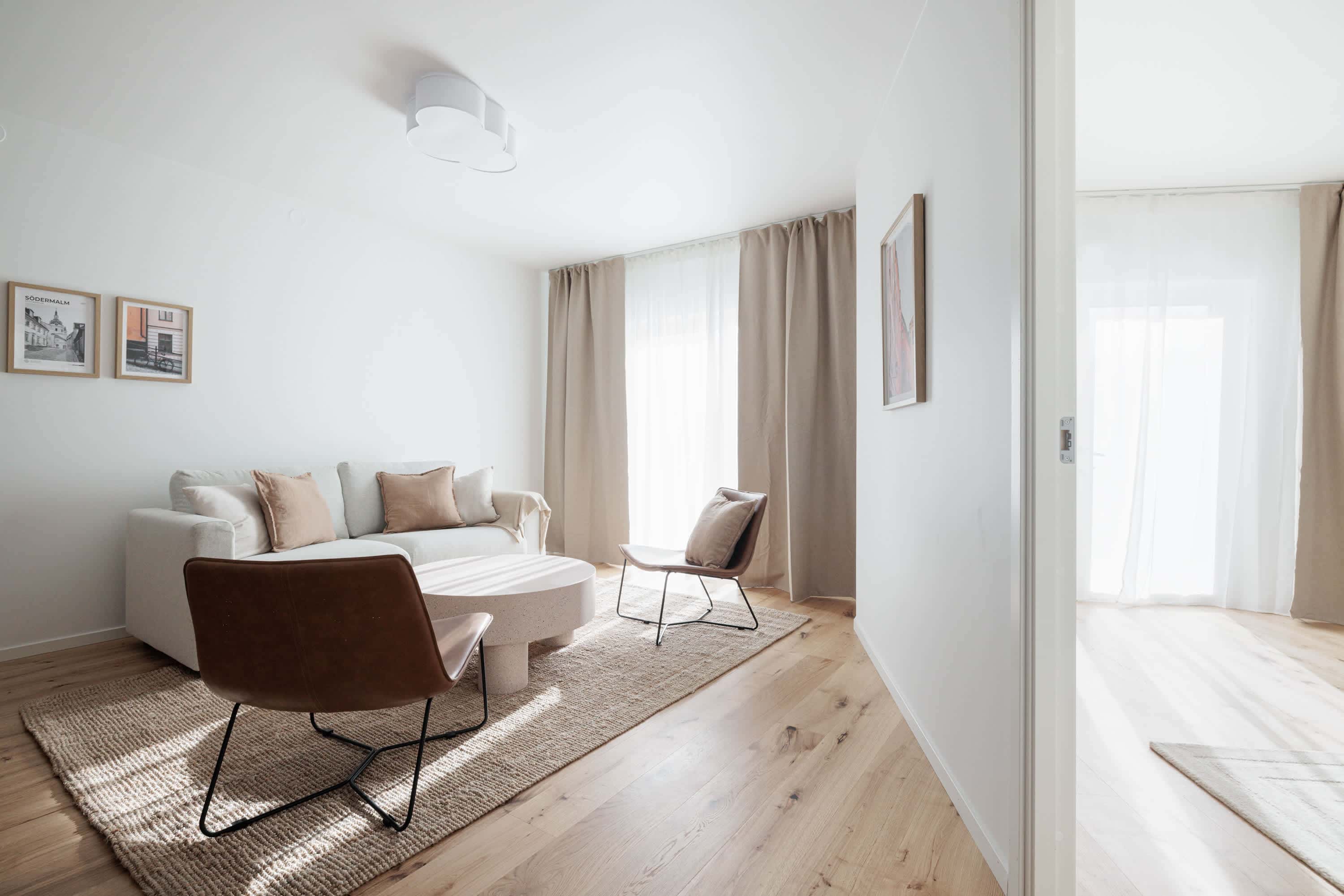 Balkongutsikt från modern SoFo-lägenhet i Södermalm, Stockholmsstad