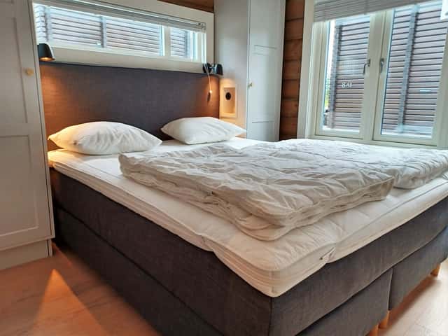Ski-in/ski-out semi-detached home in Björnen Sadeln with fireplace and private sauna