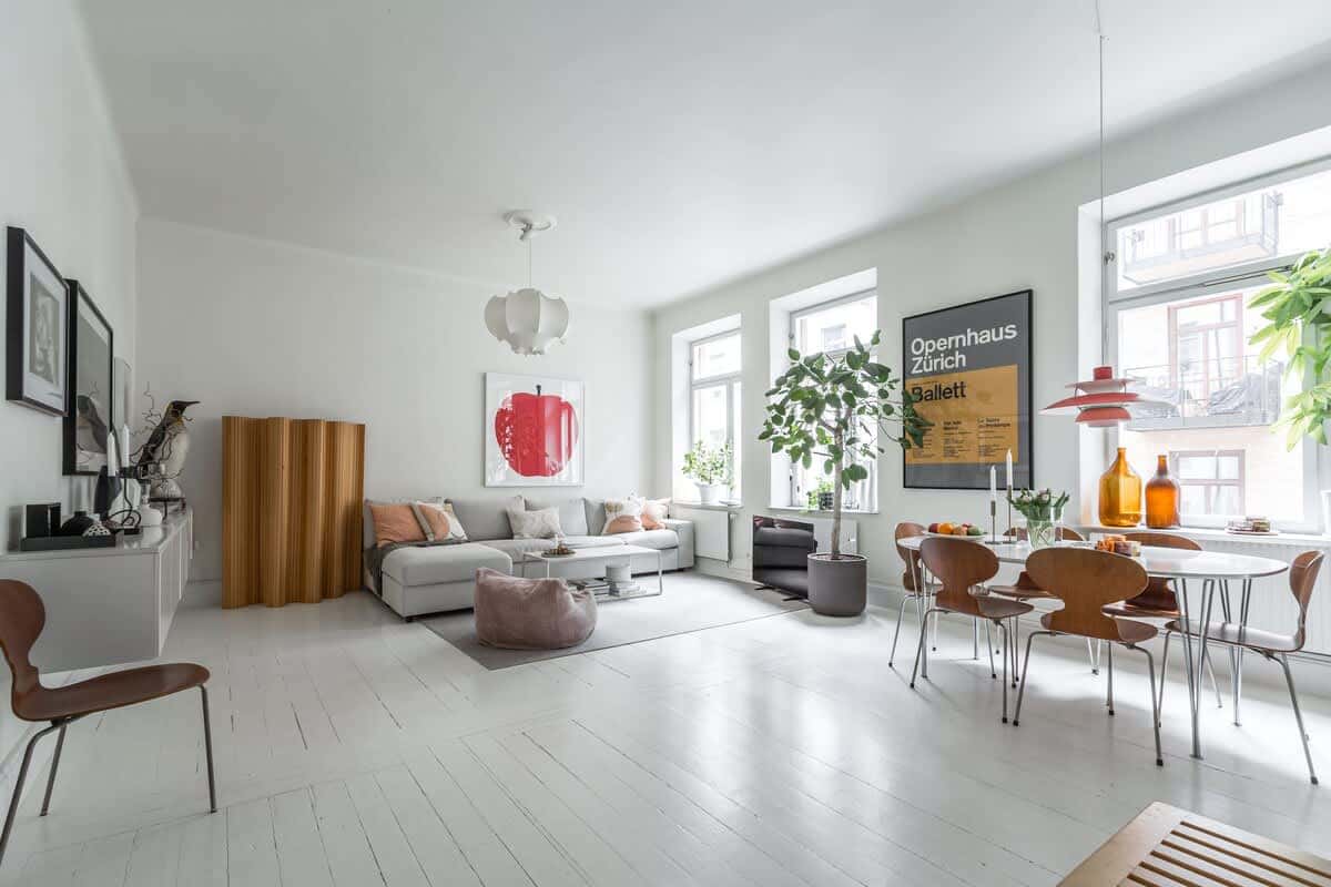 Tvårumslägenhet med privat balkong mot innergården i Vasastan, Stockholm