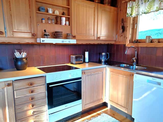 Detached two-floor house in Åre with private sauna, balcony and south-facing patio