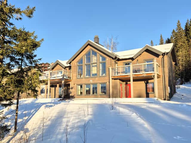 Modern ski apartment in Sadeln with private sauna, patio, ski storage and two parking spots