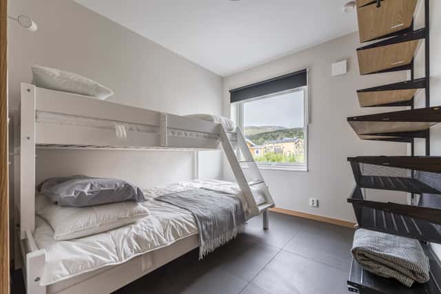 Modernt fristående fjällhus med öppen spis i Årekläppen, Åre