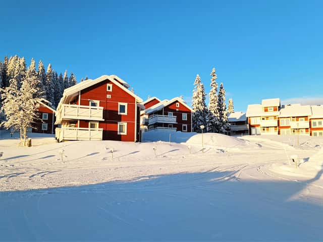 Cozy ski apartment in Björnen with sauna, drying cabinet and ski storage near kids’ area and ski rental