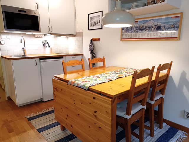 Studio apartment in central Åre near ski lifts, square and restaurants, sleeps up to four