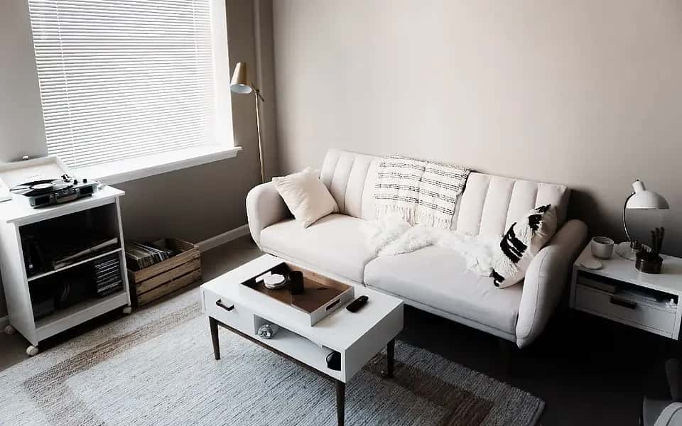 How is the rent for an apartment determined?