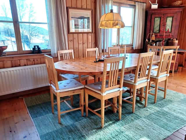 Detached two-floor house in Åre with private sauna, balcony and south-facing patio