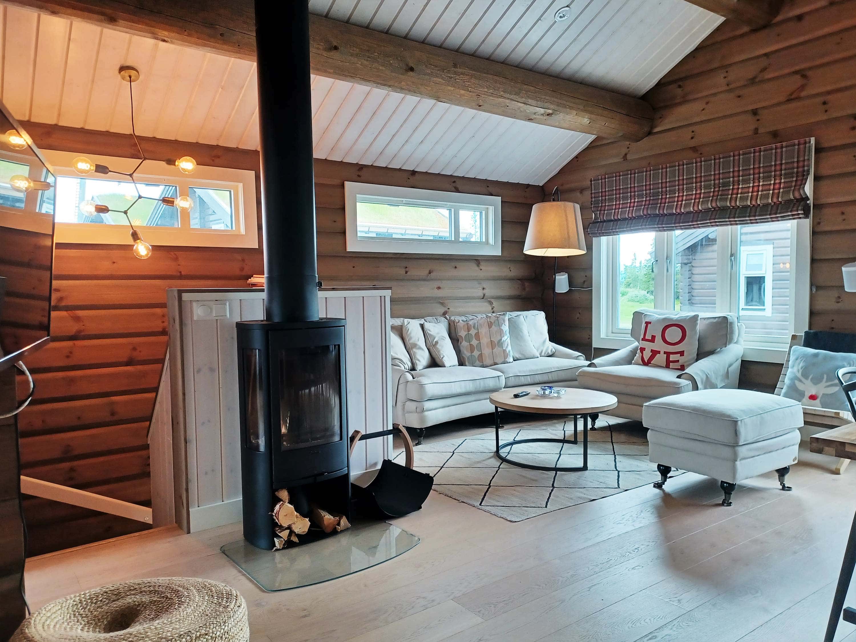 Ski in/ski out-parhus i Björnen Sadeln med öppen spis och privat bastu