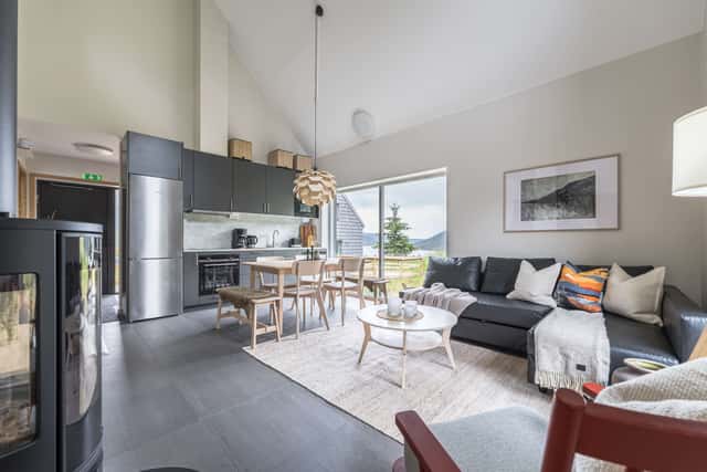 Modernt fristående fjällhus med öppen spis i Årekläppen, Åre