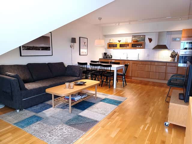 One-bedroom apartment in central Åre near ski lifts, square and restaurants, with balcony and garage parking