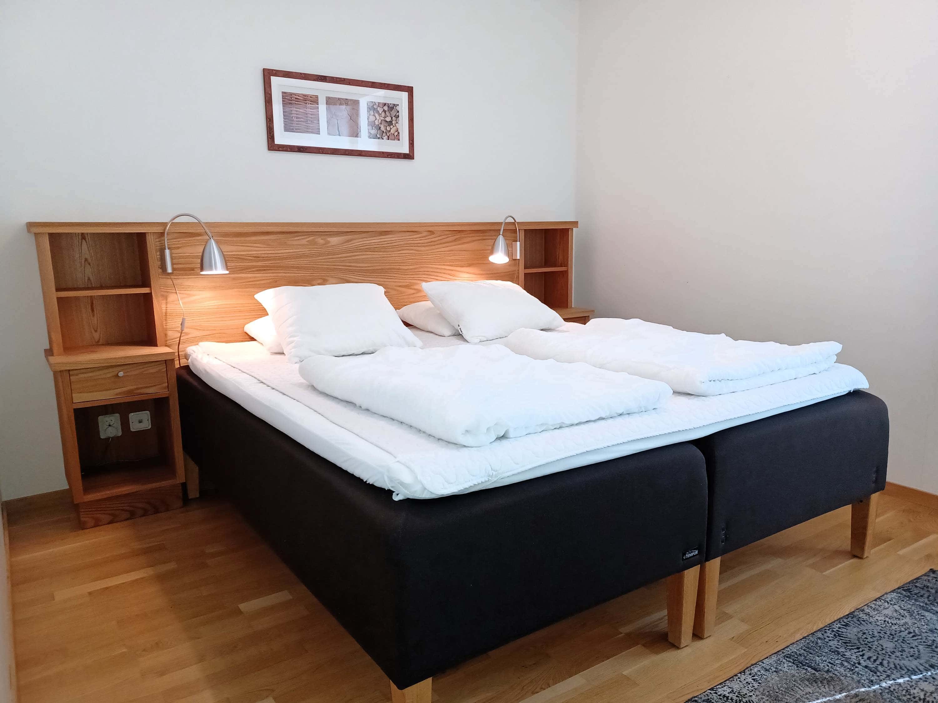 Central Åre apartment close to ski lifts and village restaurants, with ski storage and free garage parking