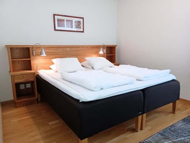 Central Åre apartment close to ski lifts and village restaurants, with ski storage and free garage parking