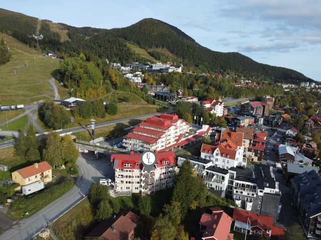 3-bedroom apartment in Åre with private lake-view balcony, sauna, washer and dryer