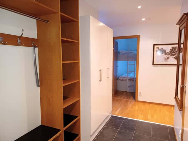 Ski apartment near Åre Square with private sauna, three bedrooms, ski storage and garage parking
