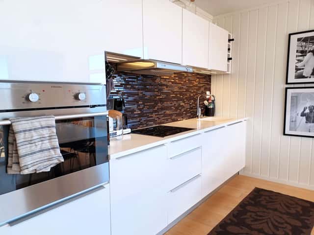 Spacious ski-in/ski-out home in Tegefjäll, 20 m from the slope, with sauna and ski storage