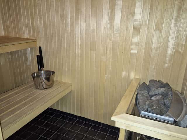 Skilägenhet i centrala Åre vid backen, nära liftar och Åre torg, med privat bastu