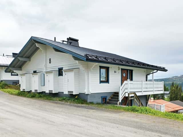 Cozy apartment in Björnen Hermelinen with private sauna, south-facing balcony and ski storage