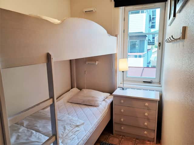 Ski-in/ski-out apartment in central Åre with private sauna near the slope, lifts and village square
