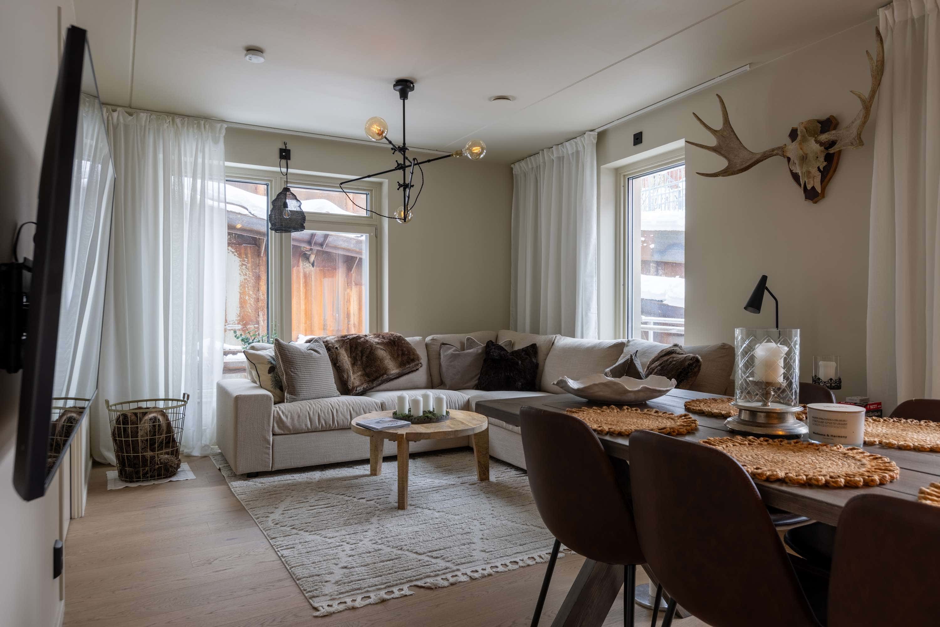 Familjevänlig tvårumslägenhet i Åre centrum med bastu, dubbla badrum och skidförråd