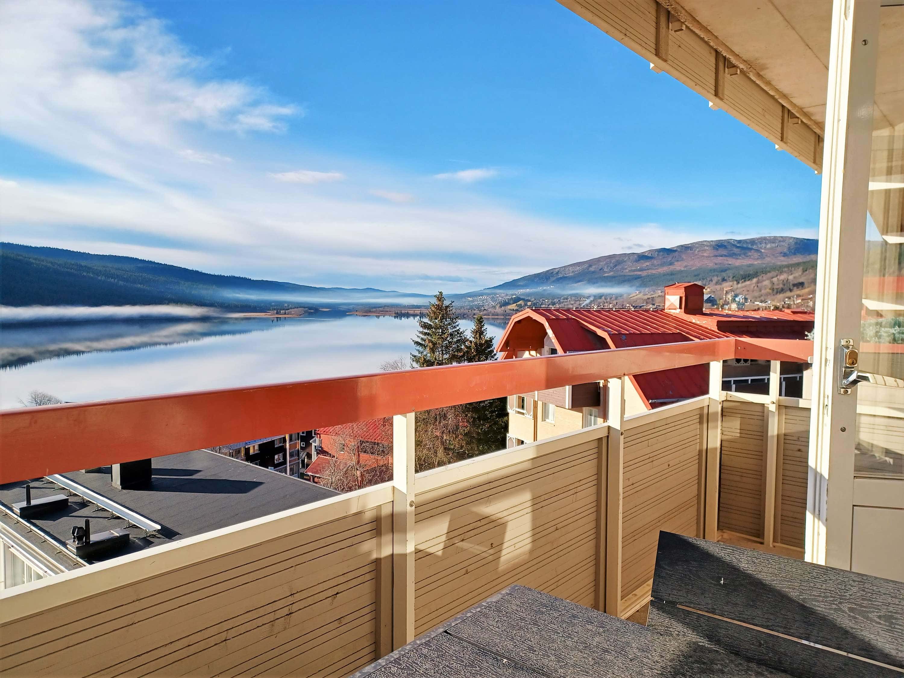 Ski-in/ski-out apartment near Åre Square with private sauna, balcony and lift access in Åre