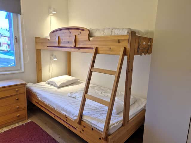 Cozy ski apartment in Björnen with sauna, drying cabinet and ski storage near kids’ area and ski rental