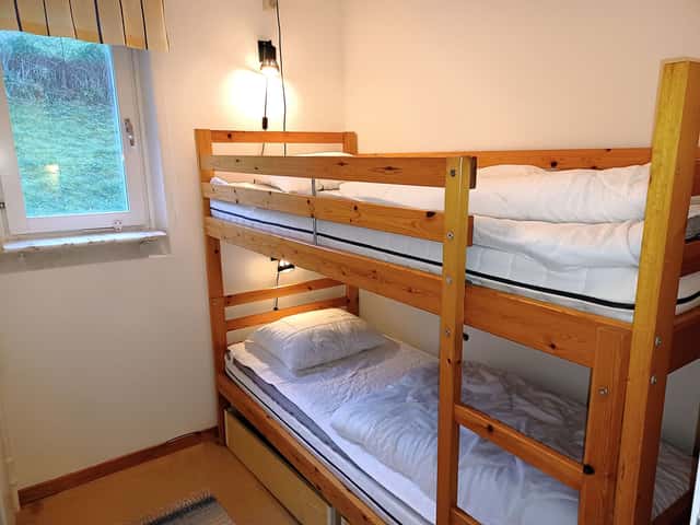 Central Åre apartment by the square near ski lifts, with sauna, balcony and ski storage