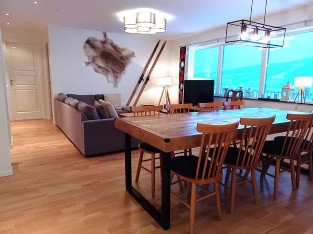 Ski-in/ski-out apartment in Åre near Olympia/Gästrappet, 25 m to slopes, sauna and south-facing balcony
