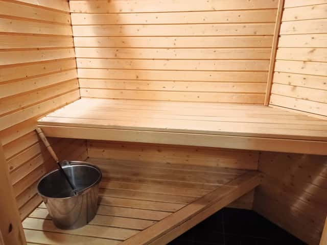 Central Åre apartment by the square near ski lifts, with sauna, balcony and ski storage