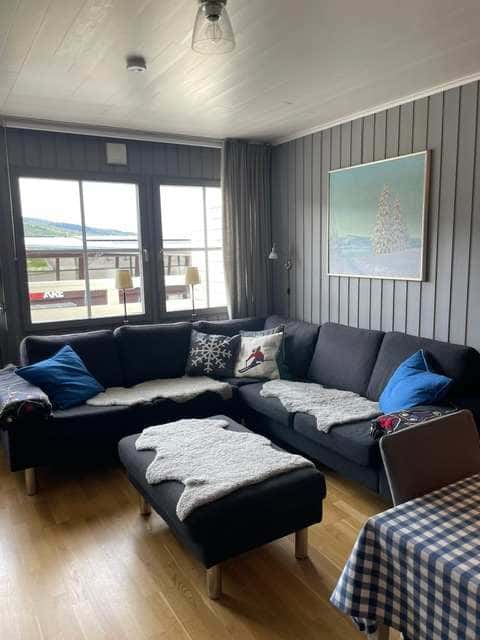 Apartment in Åre near ski lifts with private sauna, balcony, ski storage and parking