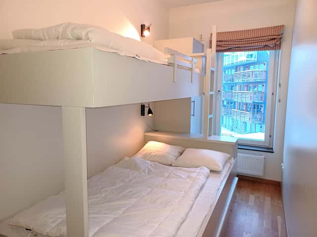 Ski apartment near Åre Square with private sauna, three bedrooms, ski storage and garage parking
