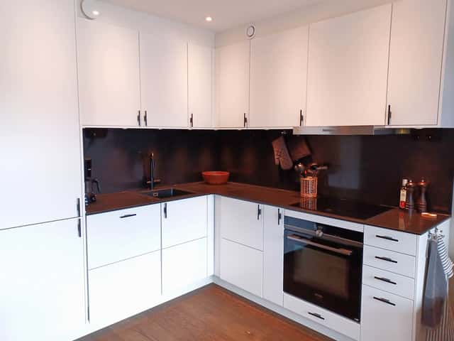 Compact apartment in Åre with enclosed balcony, outdoor parking and EV charging near town centre