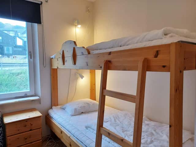Apartment in central Åre with sauna, three bedrooms, ski storage and drying cabinet, near lifts and restaurants.