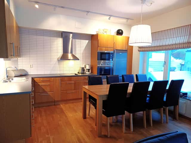 Ski apartment near Åre Square with private sauna, three bedrooms, ski storage and garage parking