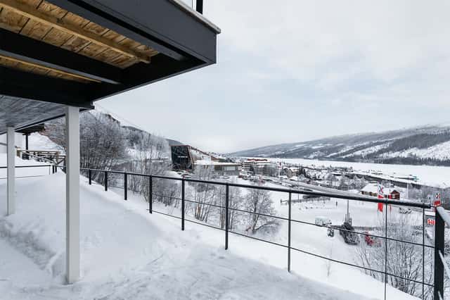Apartment in Åre with south-facing patio, open-plan kitchen/living room, free parking and ski/bike storage
