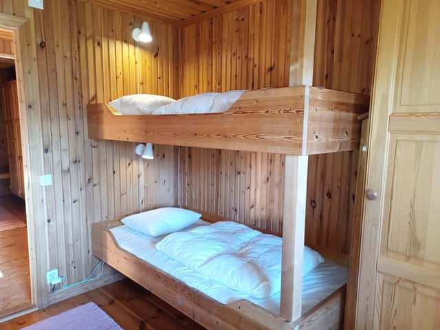 Detached two-floor house in Åre with private sauna, balcony and south-facing patio