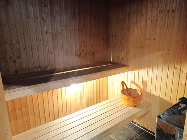 120 sqm apartment in Åre for 16 guests with south-facing balcony, open-plan kitchen and two private saunas
