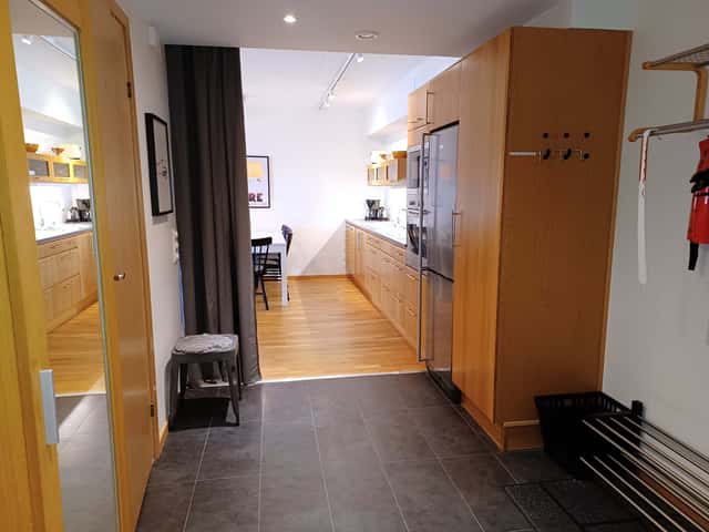 One-bedroom apartment in central Åre near ski lifts, square and restaurants, with balcony and garage parking