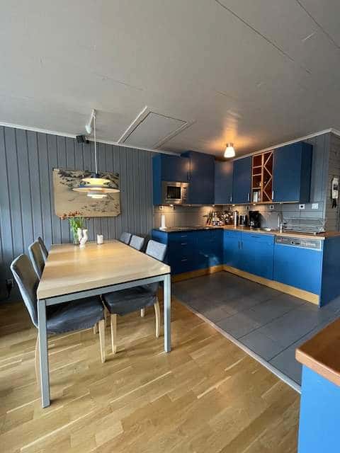 Apartment in Åre near ski lifts with private sauna, balcony, ski storage and parking