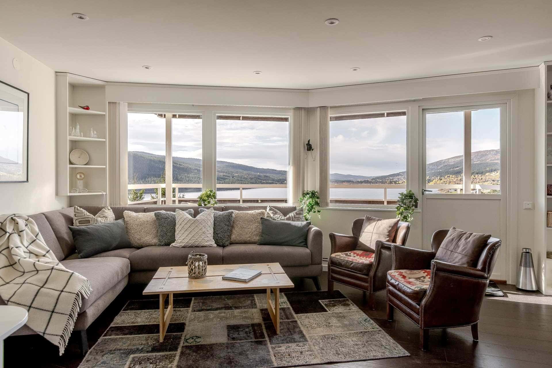 3-bedroom apartment in Åre with private lake-view balcony, sauna, washer and dryer