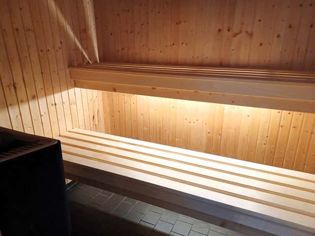 Ski-in/ski-out semi-detached home in Björnen Sadeln with fireplace and private sauna