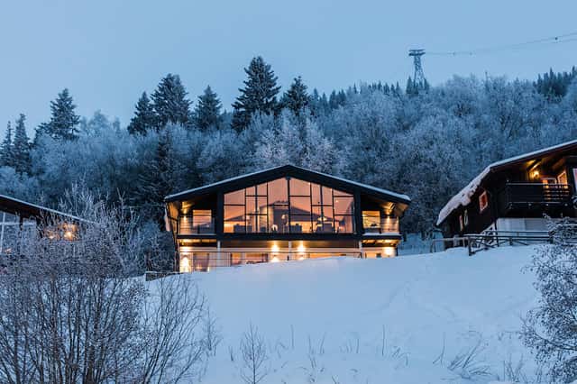 Apartment in Åre with south-facing patio, open-plan kitchen/living room, free parking and ski/bike storage