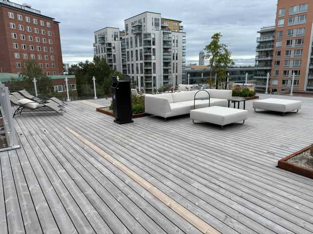 Modern studio interior in Kungsholmen, private balcony for coffees, large courtyard space